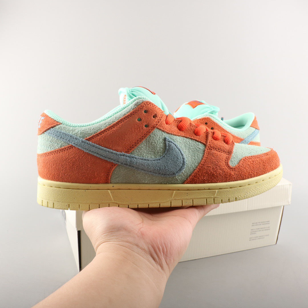 Nike SB Dunk Low Orange Emerald Rise DV5429-800