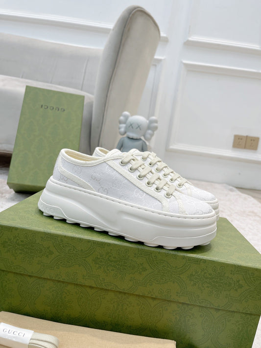 Gucci And Ebony GG Canvas White