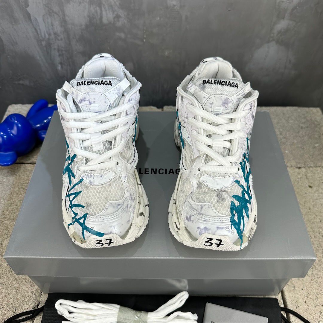 Balenciaga Runner Grafitti Sneakers