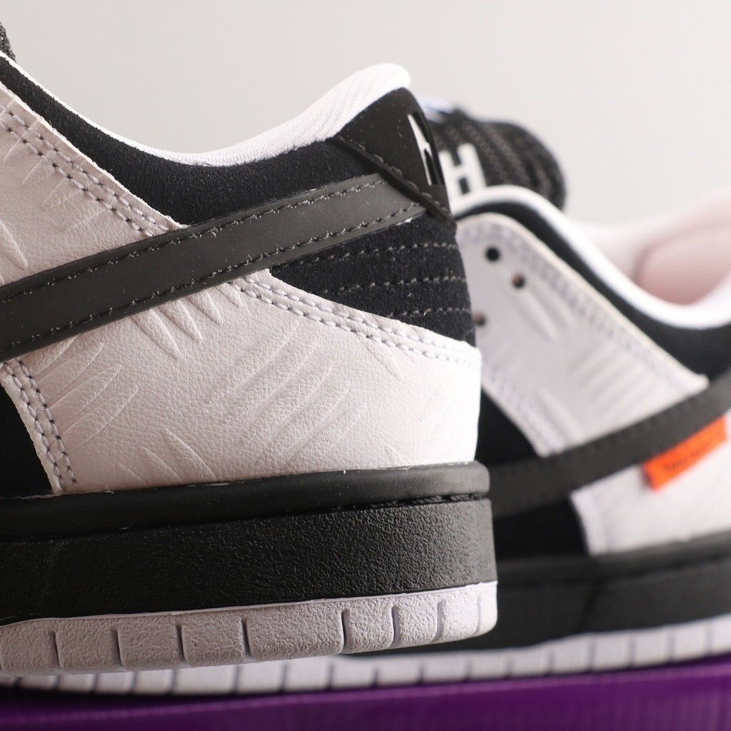 Nike SB Dunk Low TIGHTBOOTH (Pronta entrega)