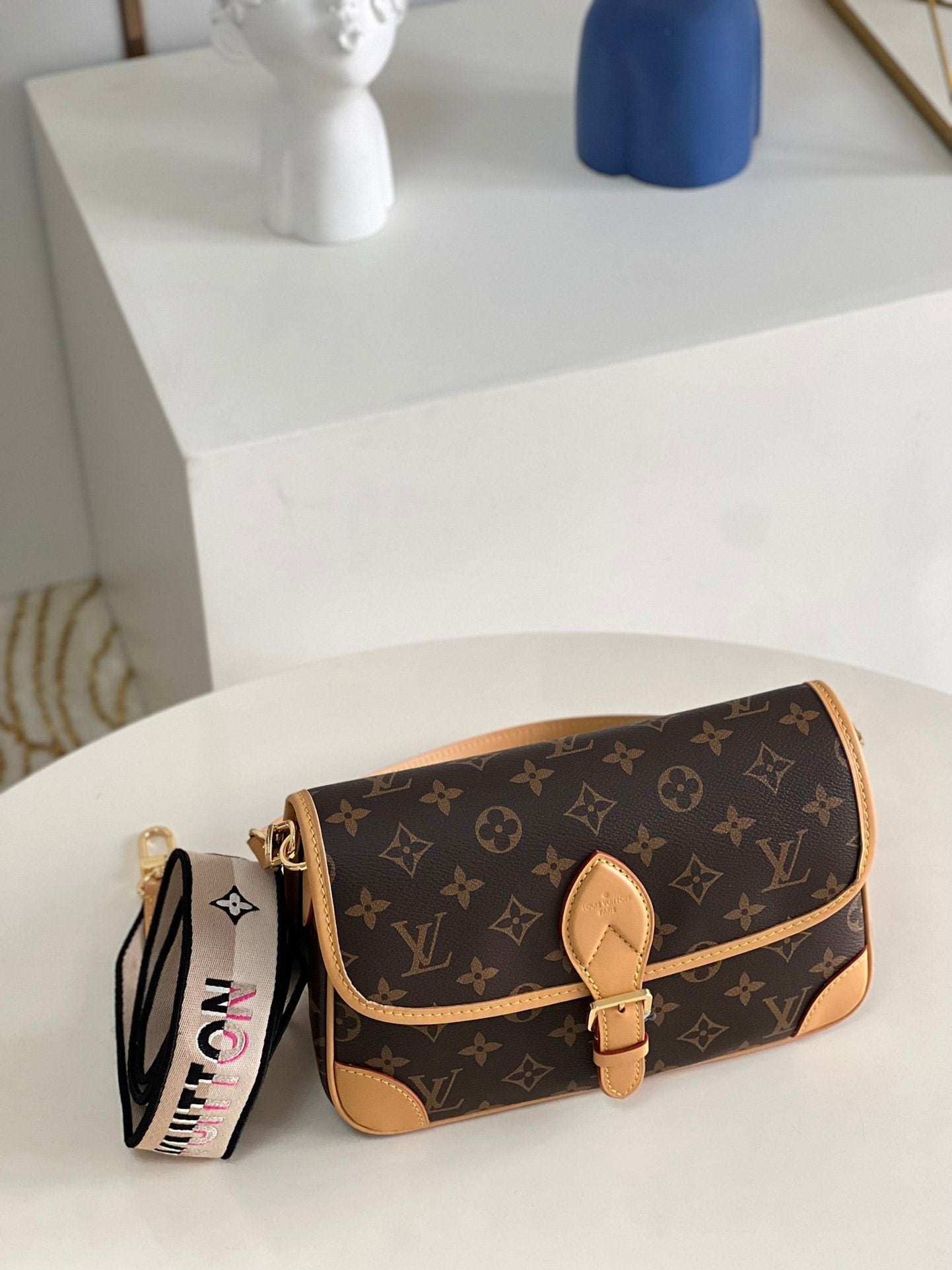 Bolsa Diane Monogram