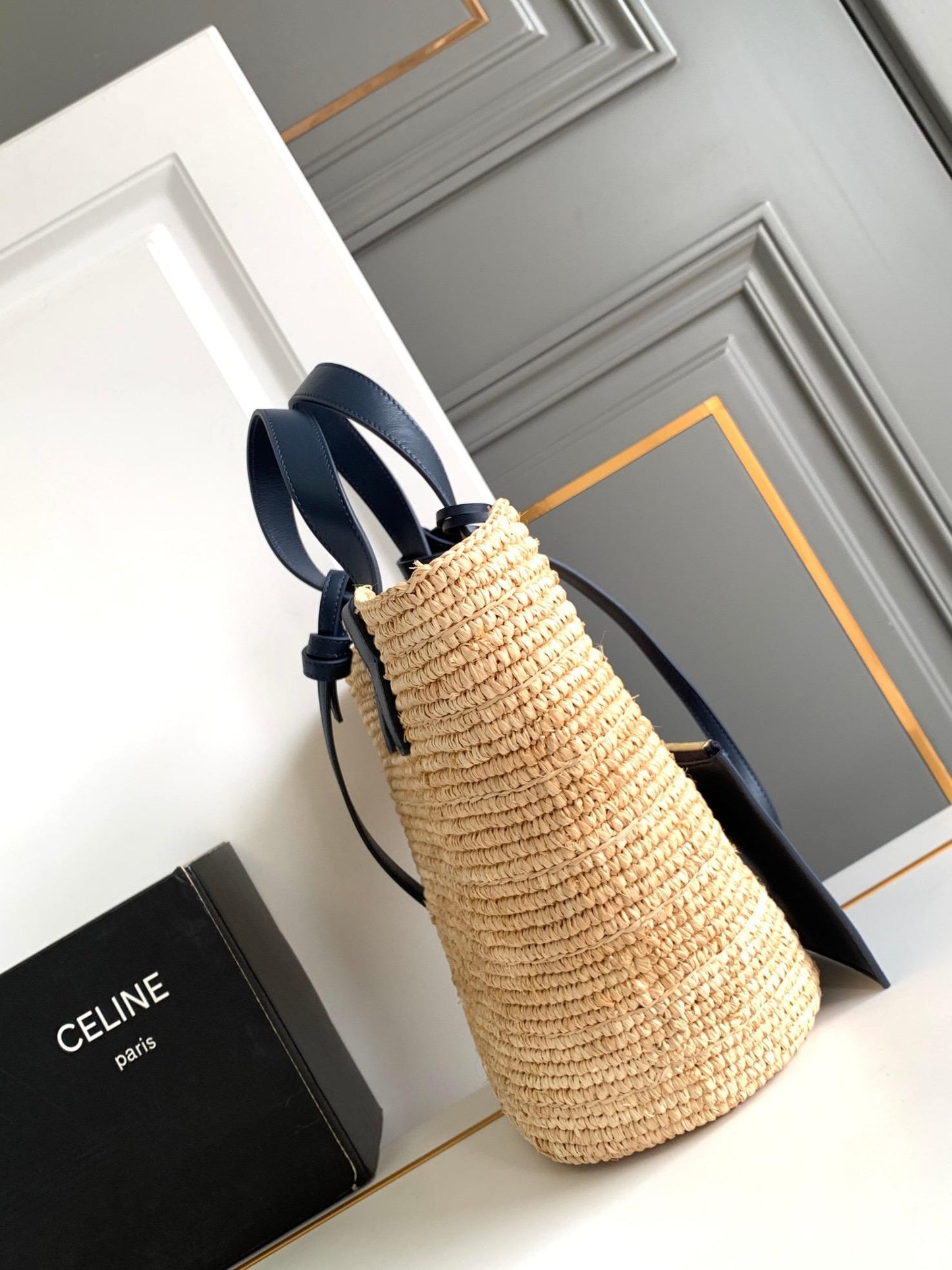 Bolsa CELINE Medium supple panier in raffia and calfskin