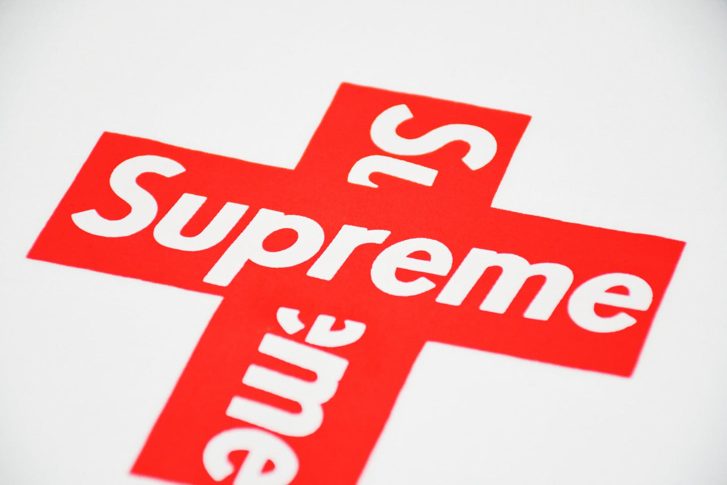 Camiseta Supreme Cross Box