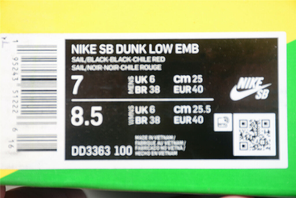 Nike Dunk Low EMB NBA 75th Anniversary Chicago DD3363-100