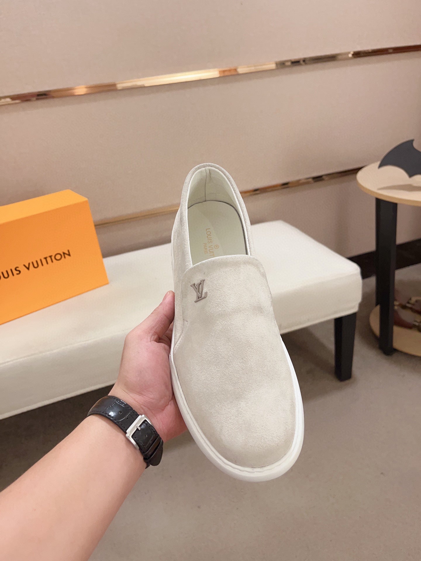 Lv Slip on Suede White