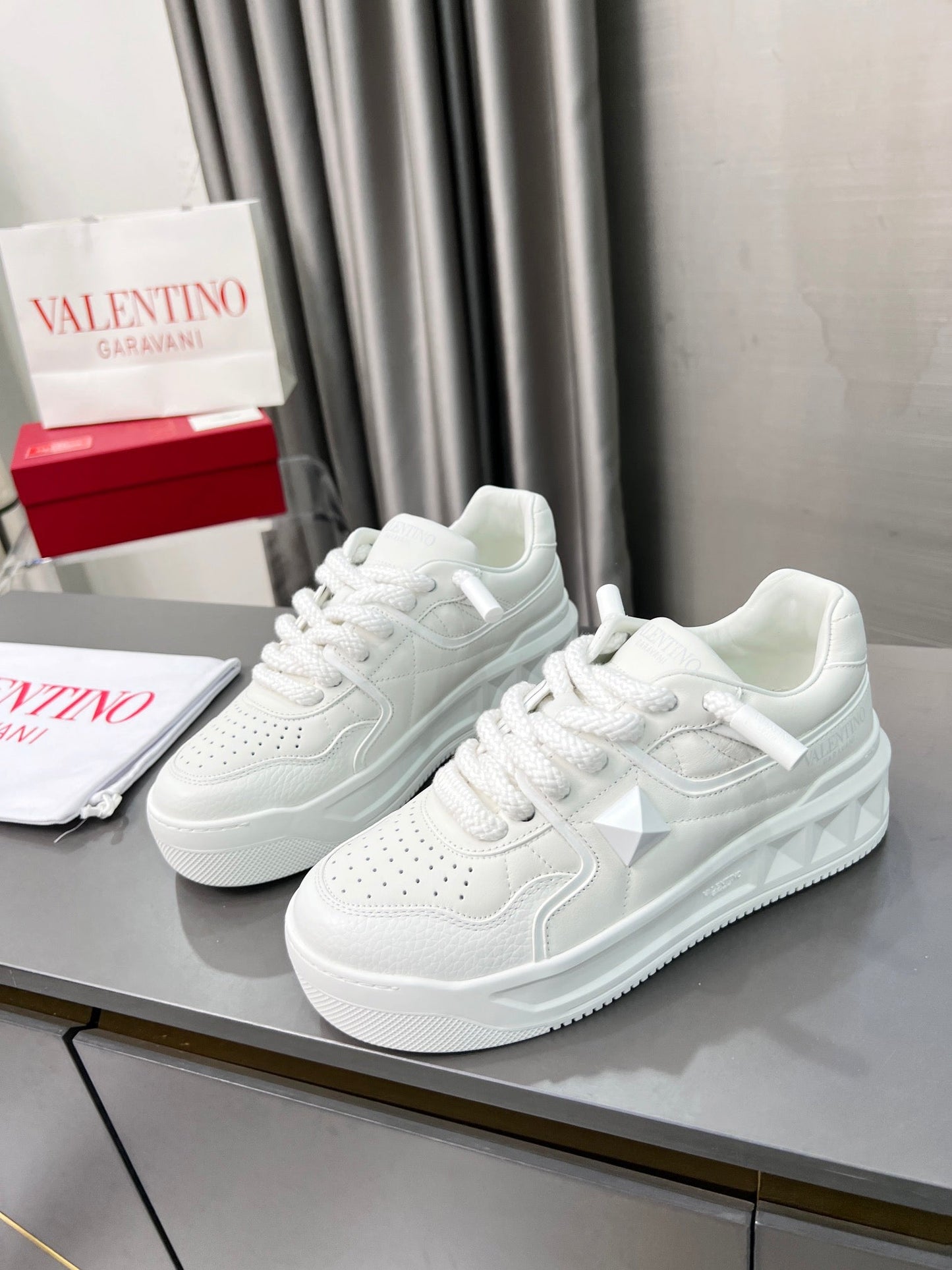 Valentino One Stud XL White