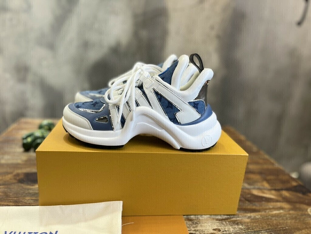 Archlight Trainer Monogram White Blue