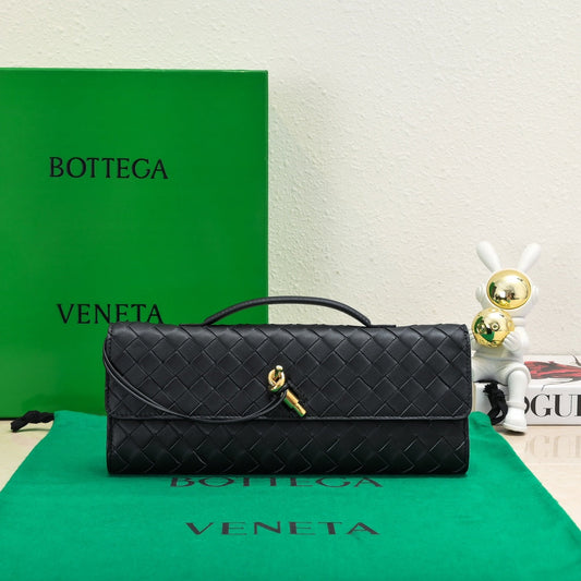 Andiamo Clutch Black Bottega Veneta