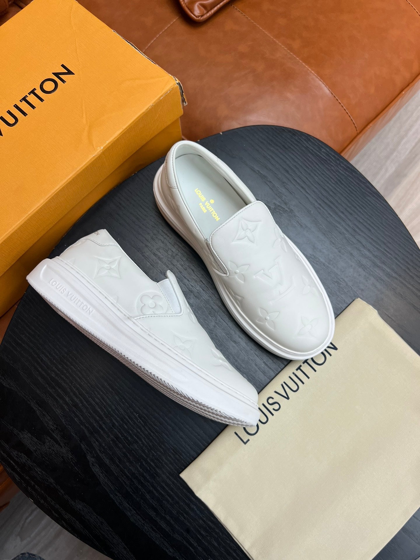 Lv Slip on Leather White