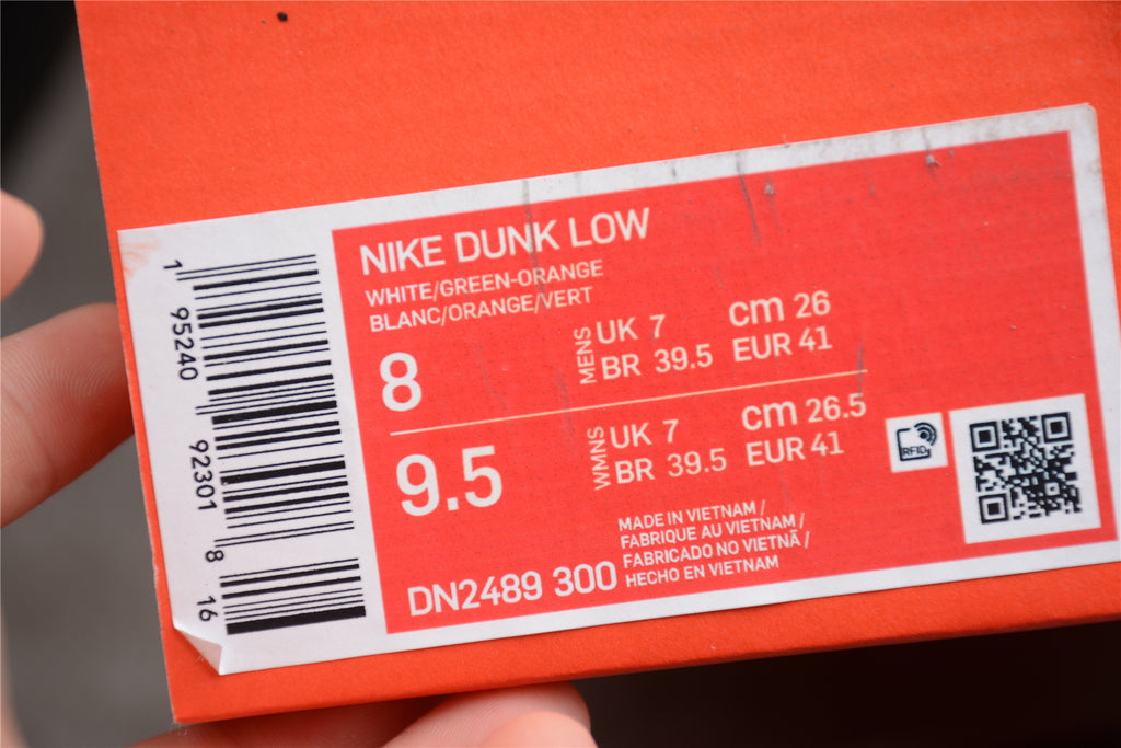 Nike Dunk Low SE NY vs. NY DN2489-300