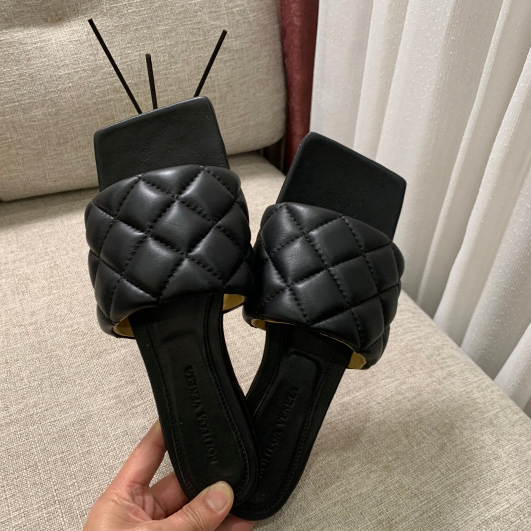 Sandália Bottega Veneta Padded Flat Nero