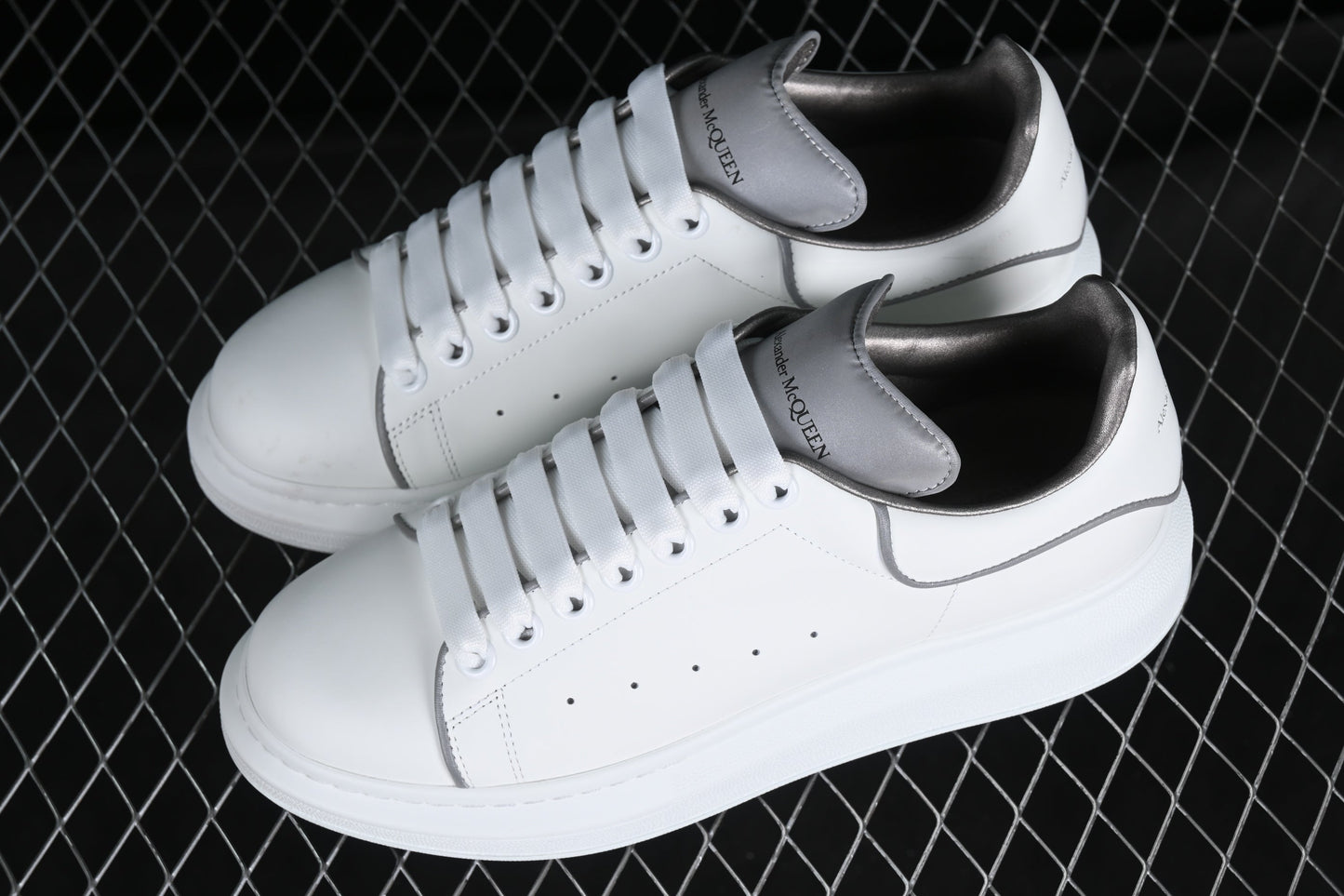 Alexander McQueen Oversized Branco/Cinza