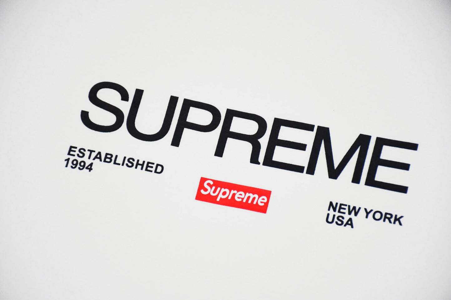 Camiseta Supreme EST 1994