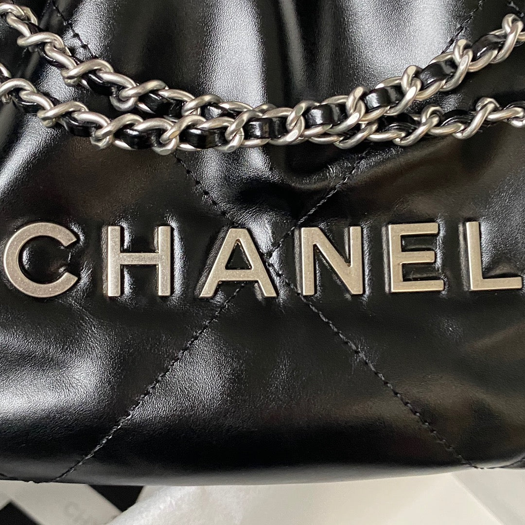 Bolsa Chanel Mini 22S Handbag Calfskin