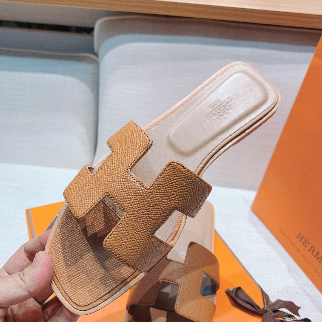 Hermes Oran Sandal Gold Box Calfskin Leathe (Pronta entrega)