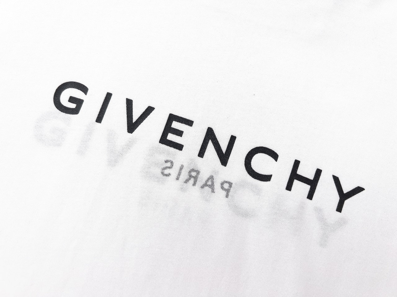 Camiseta Givenchy