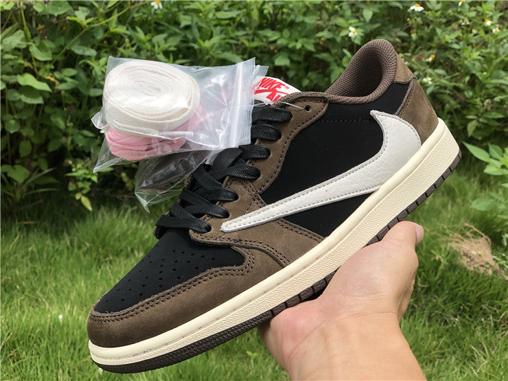 Jordan 1 Retro Low OG SP Travis Scott Dark Mocha CQ4277-001