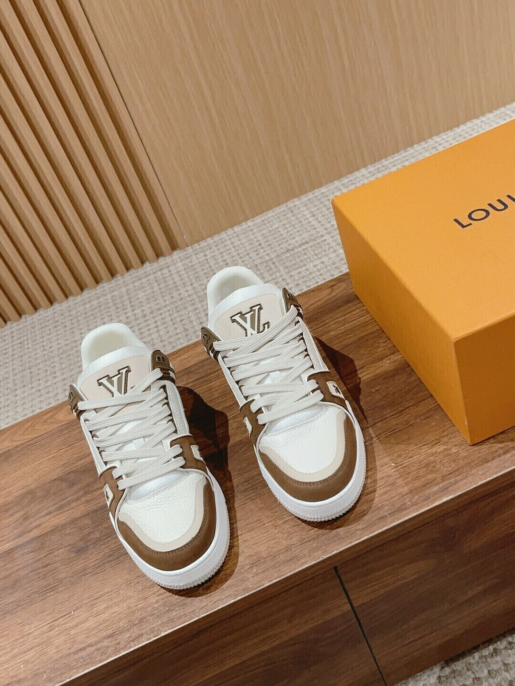 Louis Vuitton Trainer White Brown