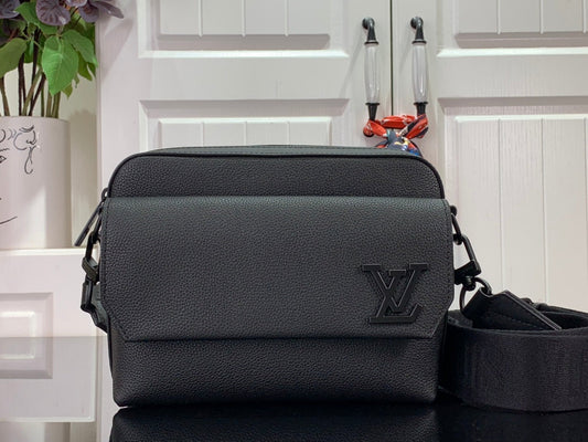 Lv Fastline Messenger Aerogram Black