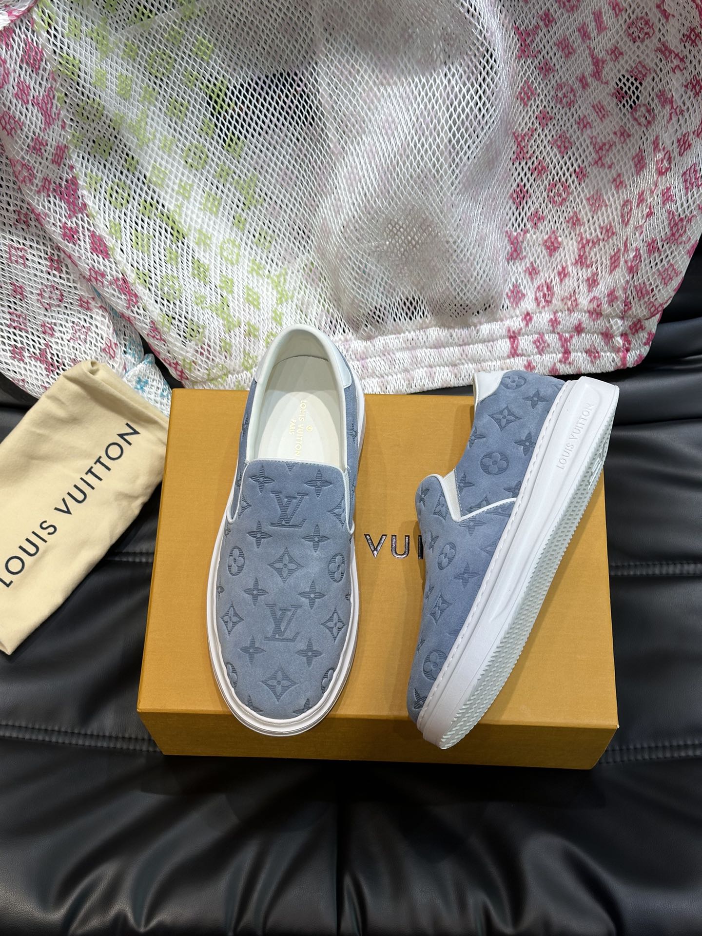 Lv Slip on Suede Gray