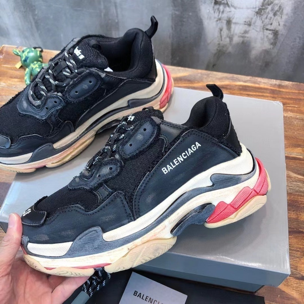 BALENCIAGA TRIPLE S