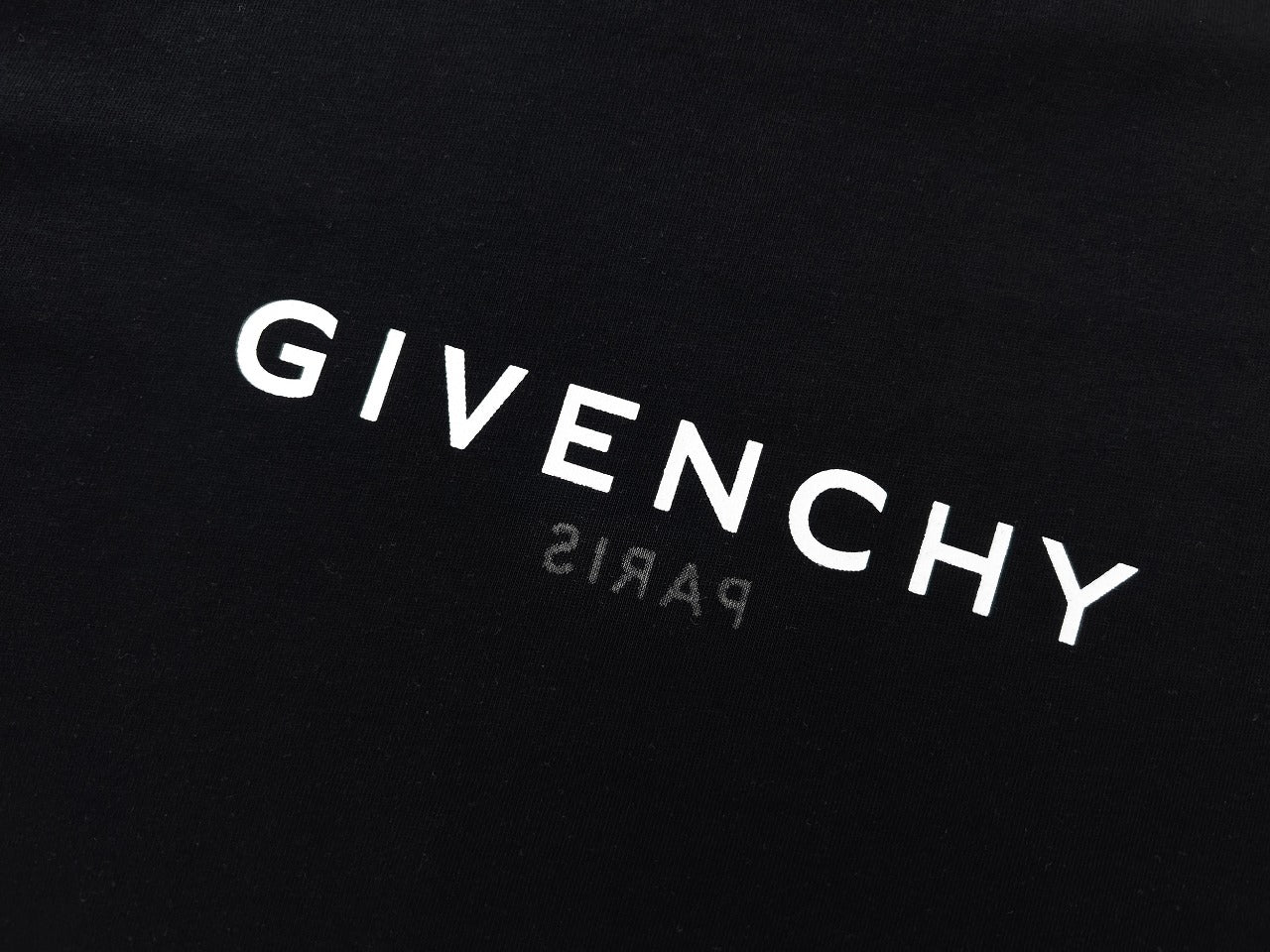 Camiseta Givenchy