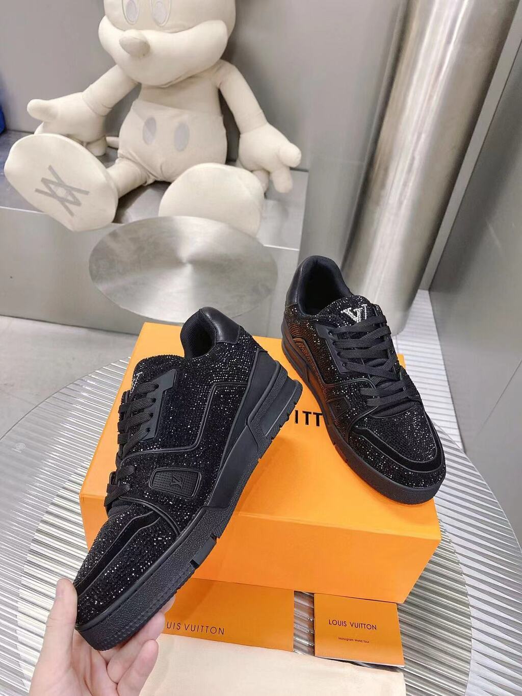 Trainer Black Crystals