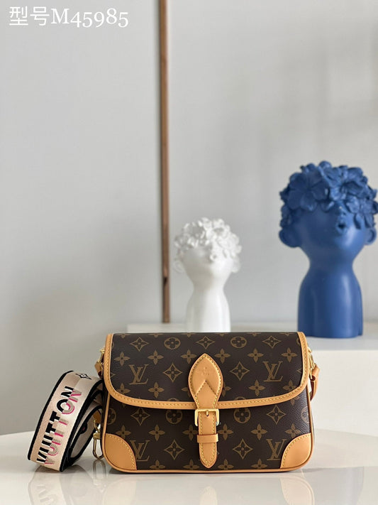 Bolsa Diane Monogram