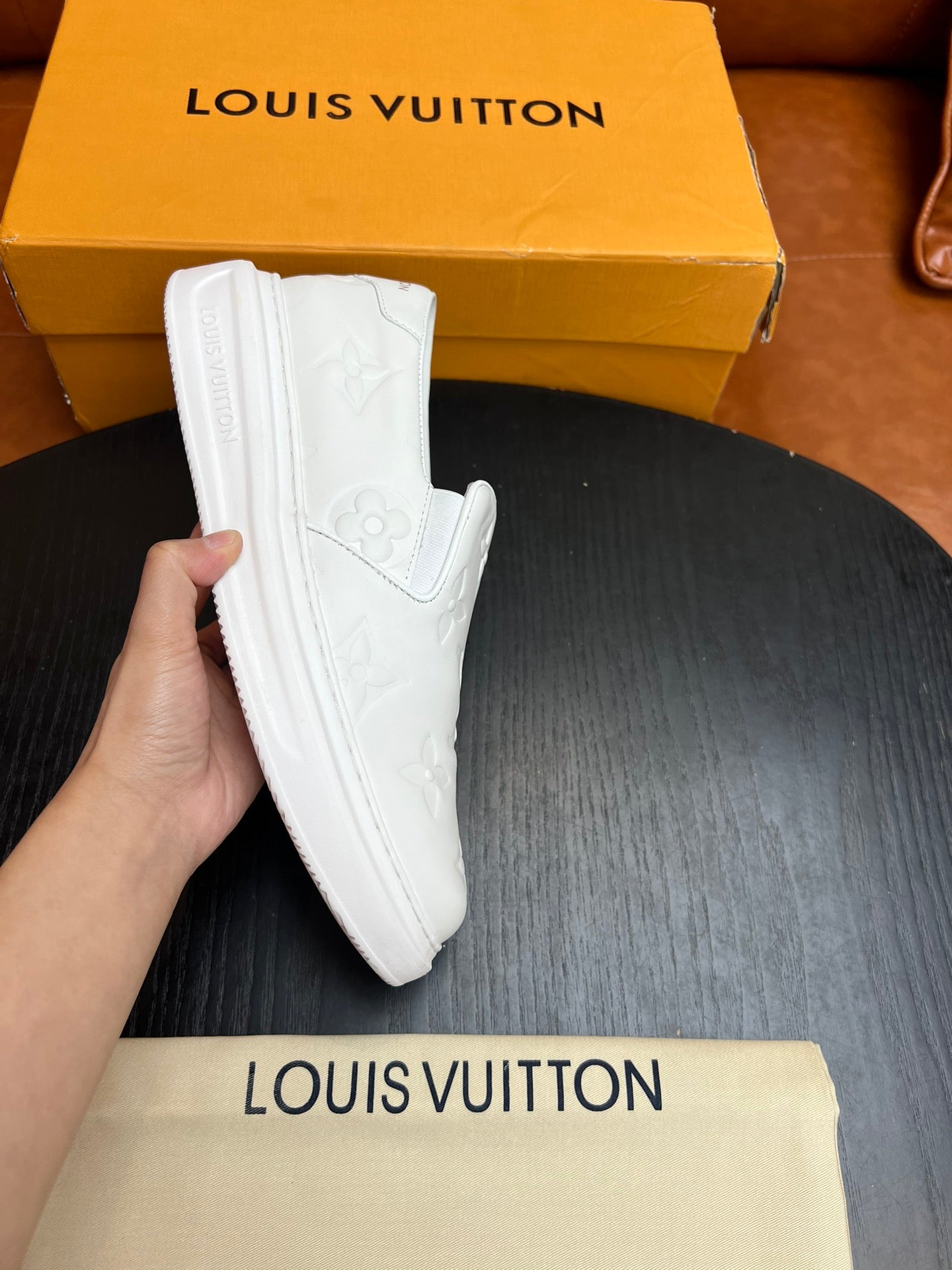 Lv Slip on Leather White