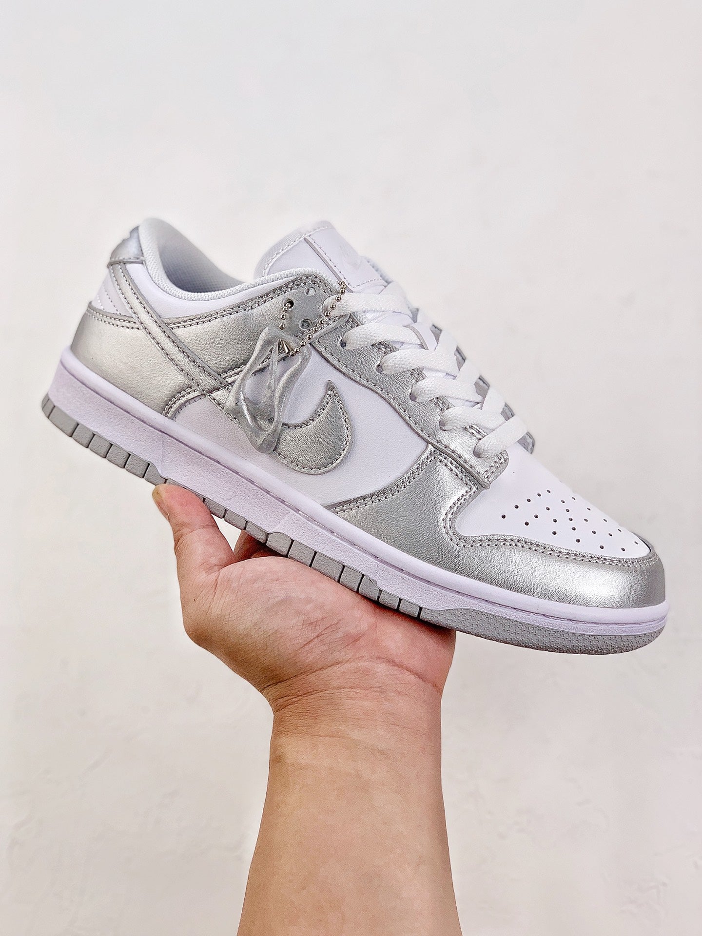 Nike Dunk Low Metallic Silver