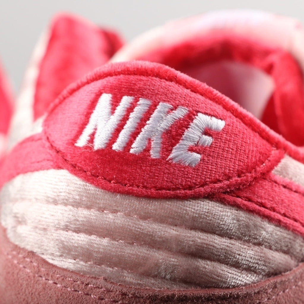 NIKE StrangeLove x Dunk Low SB 'Valentine's Day'