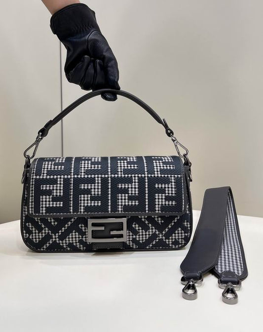 Bolsa Fendi FF Baguette Embroidered