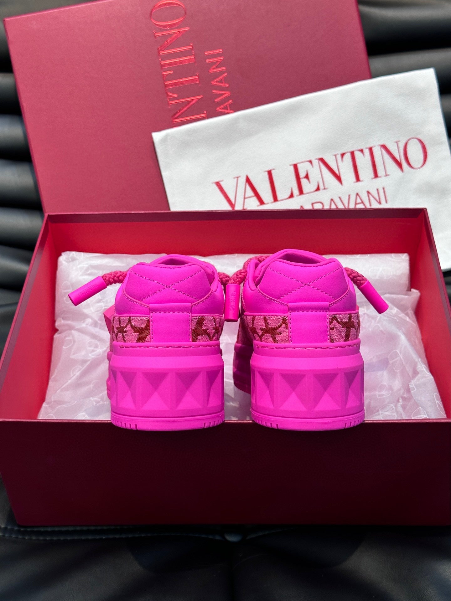 Valentino One Stud XL PINK