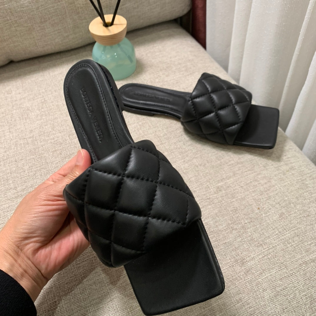 Sandália Bottega Veneta Padded Flat Nero