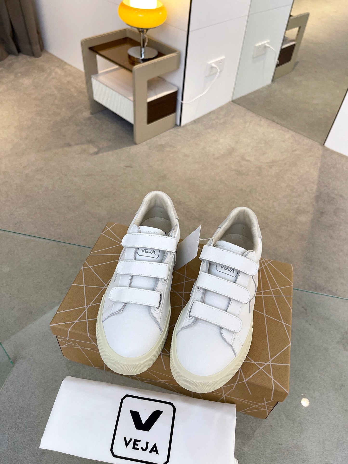 Veja Esplar Leather Cream White