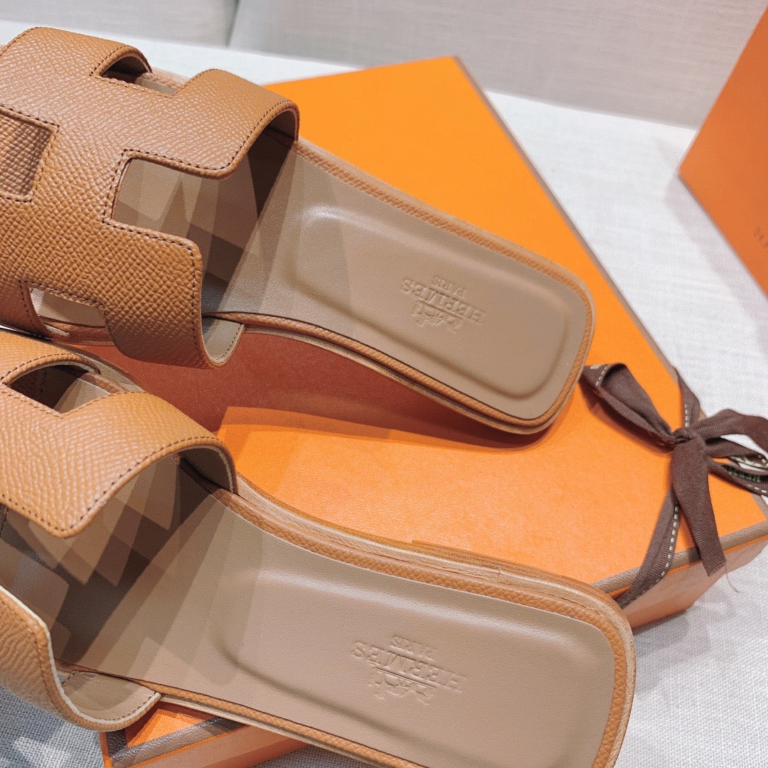 Hermes Oran Sandal Gold Box Calfskin Leathe (Pronta entrega)