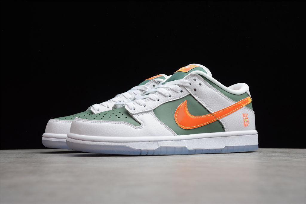 Nike Dunk Low SE NY vs. NY DN2489-300