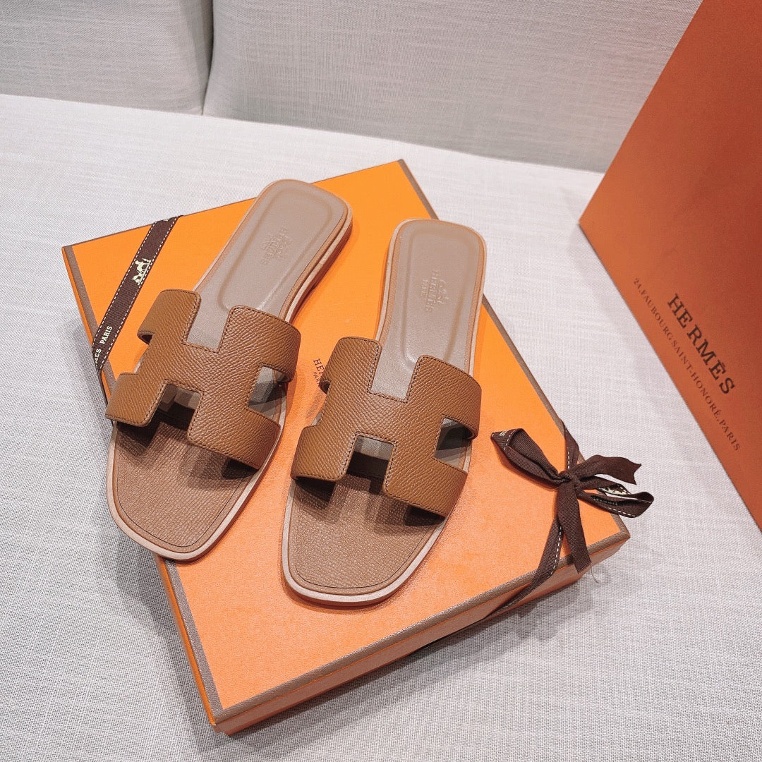 Hermes Oran Sandal Gold Box Calfskin Leathe (Pronta entrega)