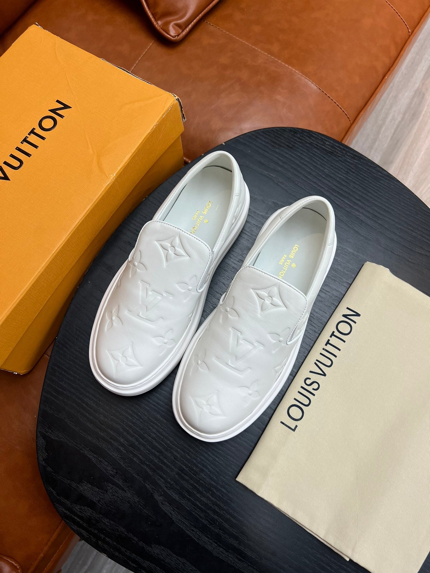 Lv Slip on Leather White