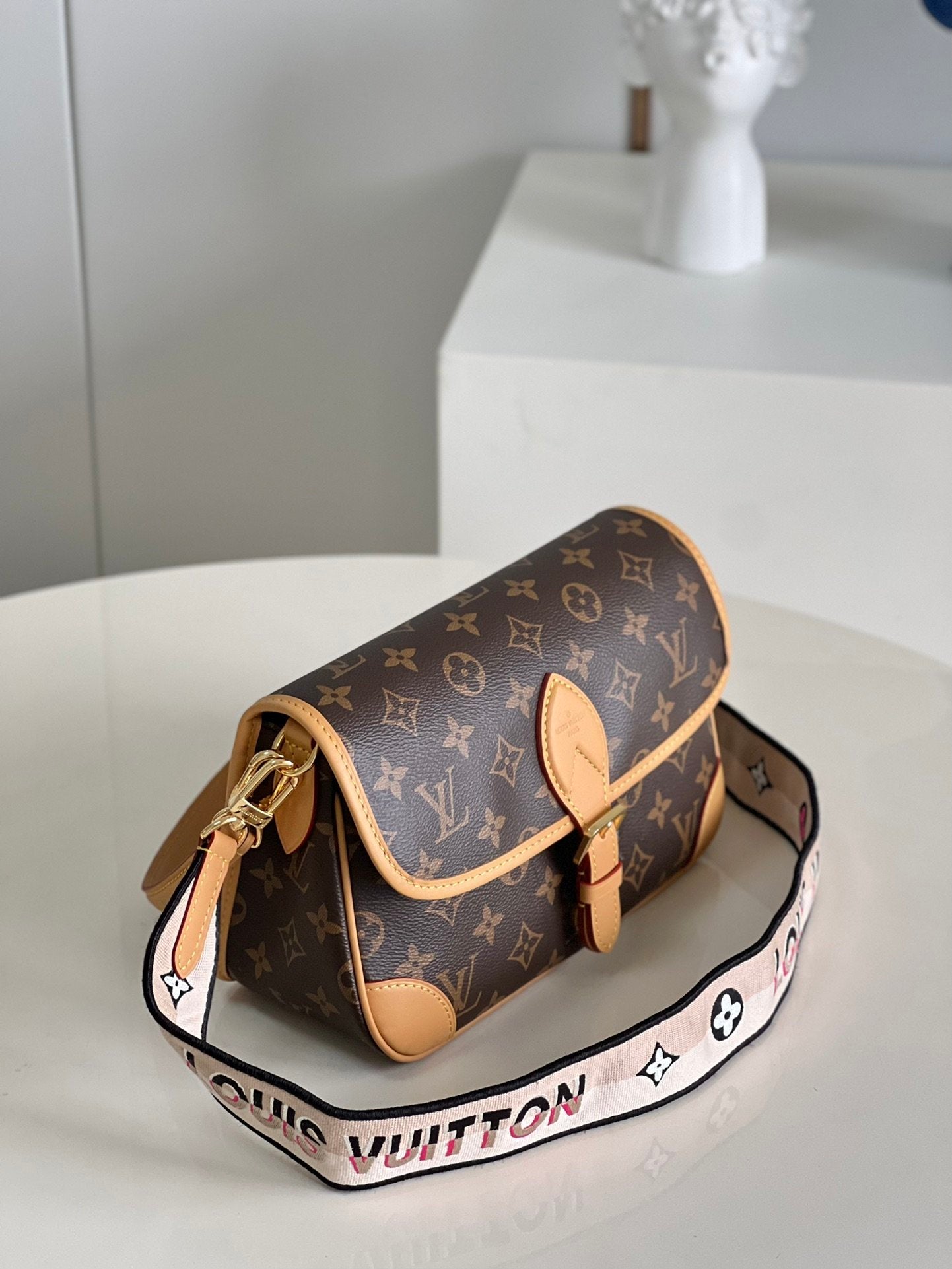 Bolsa Diane Monogram