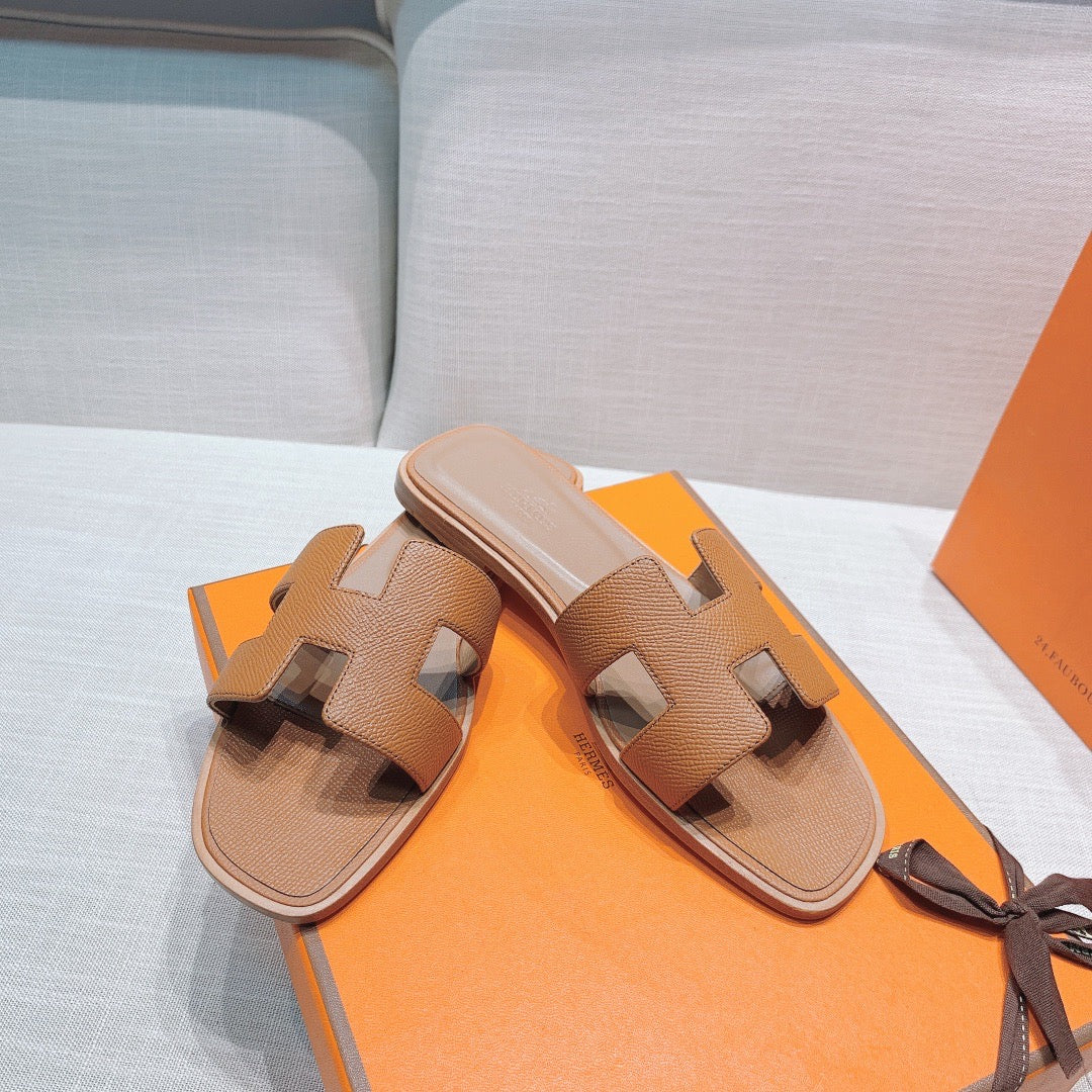 Hermes Oran Sandal Gold Box Calfskin Leathe (Pronta entrega)