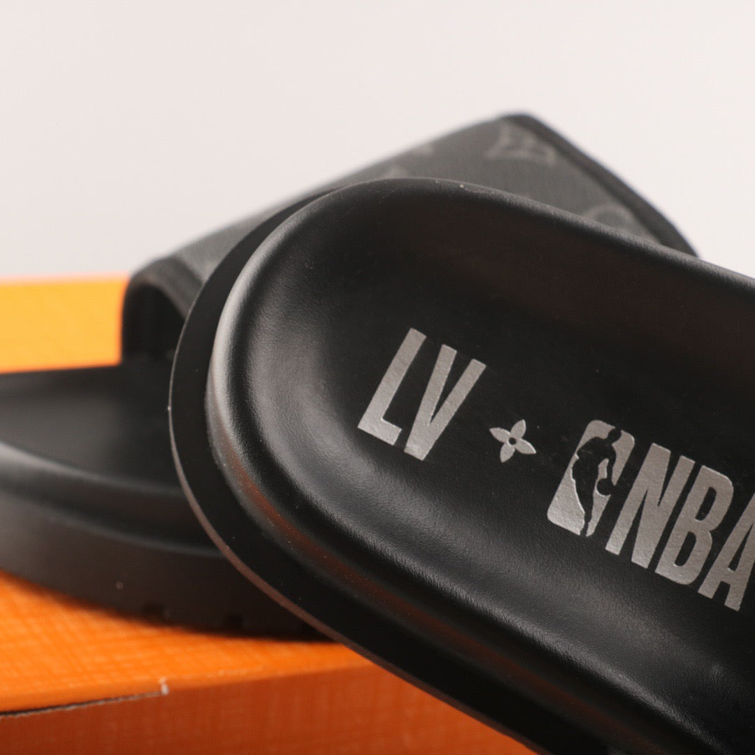 Chinelo Slide NBA Black Monogram