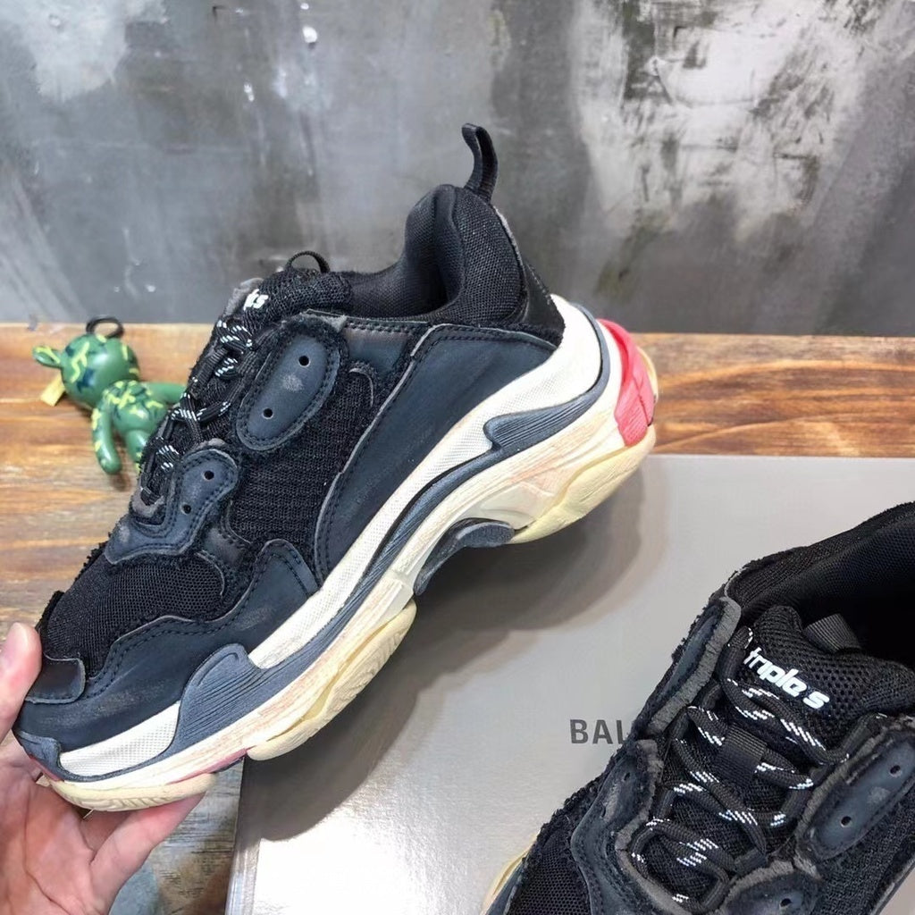 BALENCIAGA TRIPLE S