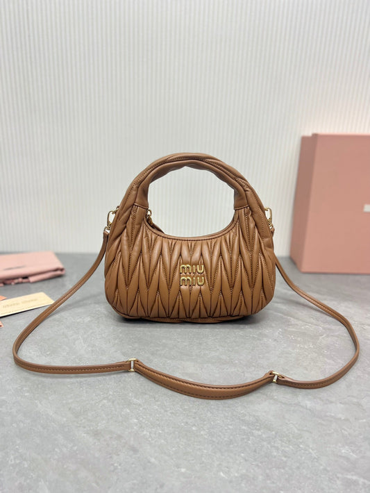 BOLSA Miu Miu Wander Matelasse Nappa Leather Mini Hobo Bag