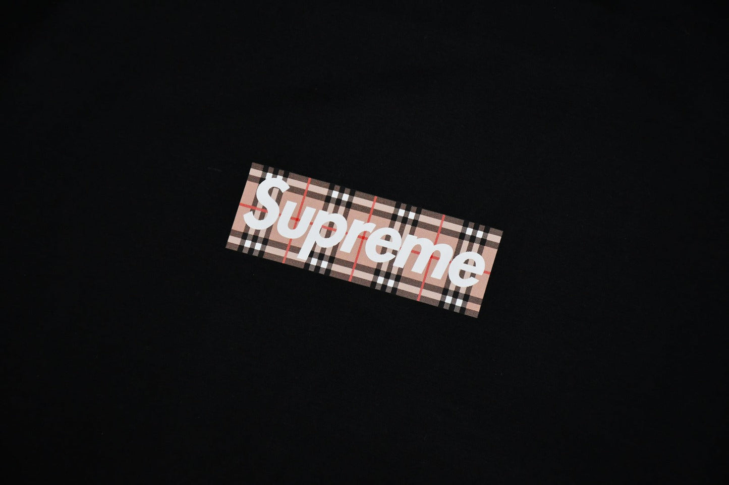 Camiseta Supreme X Burberry