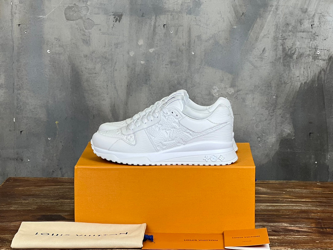 LOUIS VUITTON  Run Away White