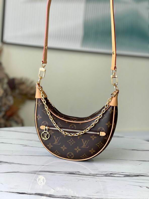 Bolsa Loop Handbag Monogram Brown