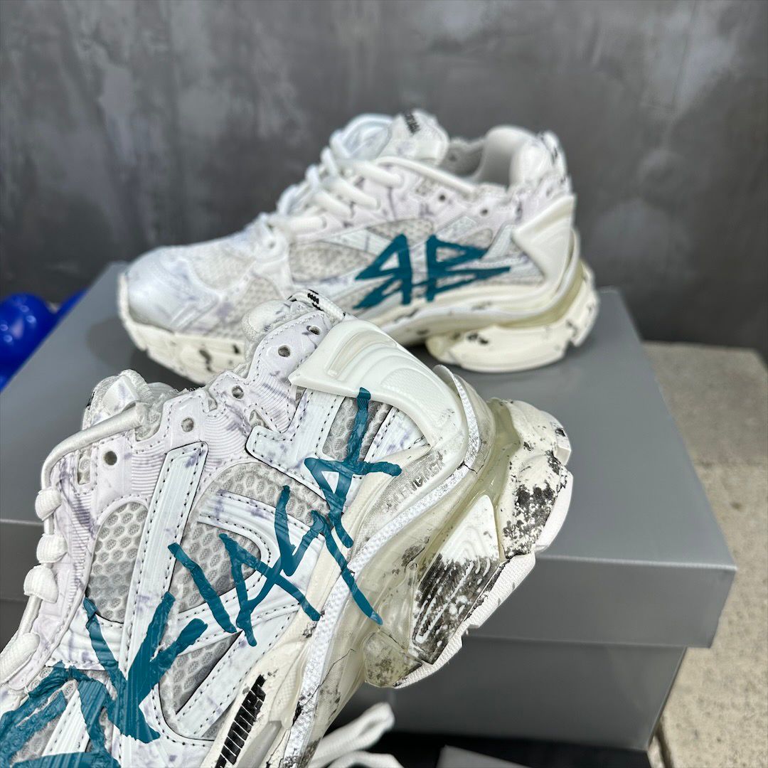 Balenciaga Runner Grafitti Sneakers