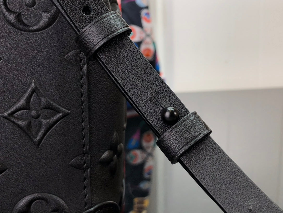 Lv Steamer XS Monogram Black