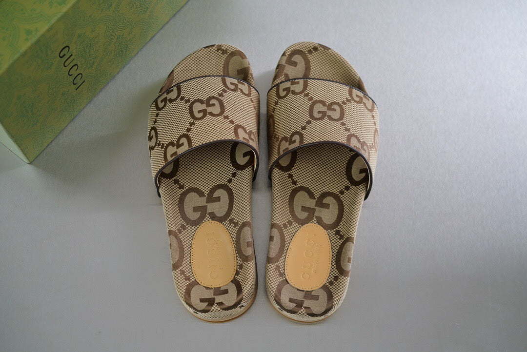 Gucci maxi GG canvas slide sandal (Pronta entrega)